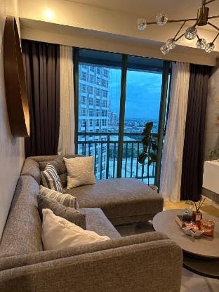 Stylish 1BR unit in Soho near MRT/Shang/Mega/BGC Apartment in Mandaluyong