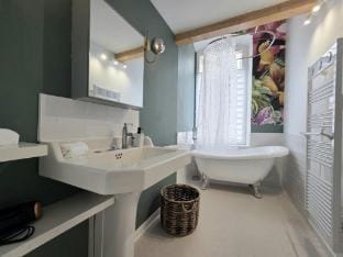 Cocon urbain avec terrasse privée au cœur du centre-ville Apartment in Nouvelle-Aquitaine