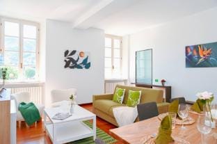 One  Only Lake View Apartment in Central Como Apartment in Como