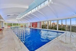 Level 30 Renovated Apt with Hot Tub & Netflix Apartment in Surfers Paradise