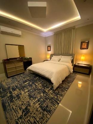 شقة أنيقة بغرفتي نوم إحداهماماستر بموقع حيوي ومميز Apartment in Riyadh