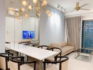 Classic 2Br Condo #The Sun Avenue #S4-28.02 Apartment in Ho Chi Minh City