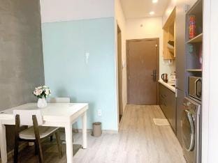 A Comfy Studio | Free Gym & Pool | S3-02.21 Apartment in Ho Chi Minh City