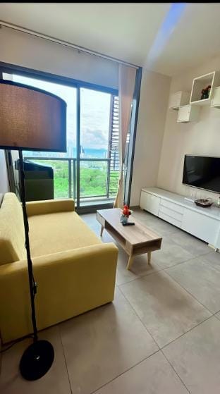 Sea View High Floor 2 Bed Room Excellent Location Apartment in Pattaya City