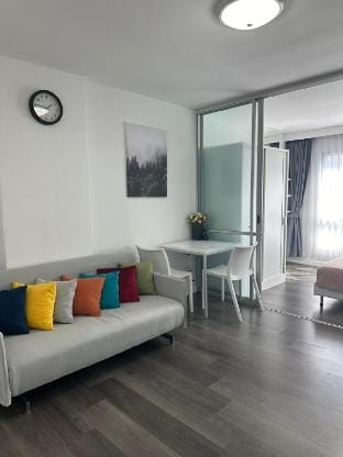 "Poolside Bliss in Phuket" Apartment in Kathu