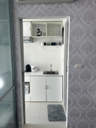 "Poolside Bliss in Phuket" Apartment in Kathu