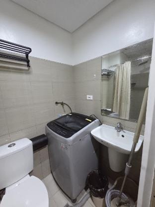 Cozy Shore Hideaway Apartment in Pasay