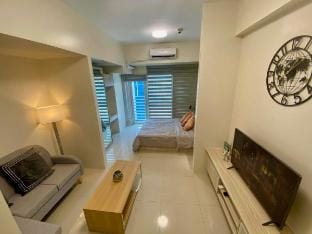 Seravé Home | Cozy Stay in Makati Apartment in Pasay