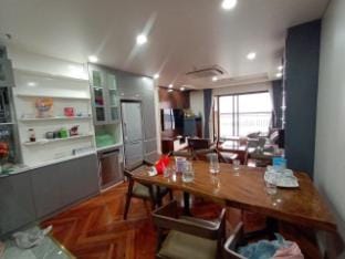 Căn hộ view sông Tây Hồ Riverview  Apartment in Laos