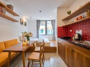 Urban Residence-Near Bui Vien-LIFT-Rooftop Pool  Apartment in Ho Chi Minh City