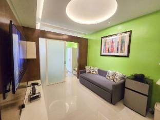 Casa Eloise - SM Wind Tagaytay with Taal View Apartment in Tagaytay