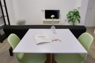 Suite by Hawkins interior BA Apartment in Algeciras