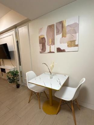 Airport Condo Stay in Pasay – Walk to NAIA T3 Apartment in Pasay