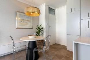 Modern 1 bed Table Mountain View Hideaway Apartment in Cape Town