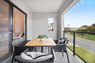 Stylish 2BR with Wi-Fi (100+ Mbps), TV big 75 inch Apartment in Perth