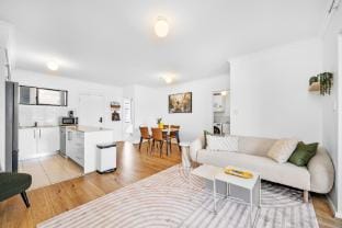 Stylish 2BR with Wi-Fi (100+ Mbps), TV big 75 inch Apartment in Perth