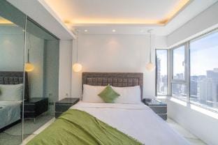 Tyms Comfortable 2BR Apartment Step from Xujiahui Apartment in Shanghai