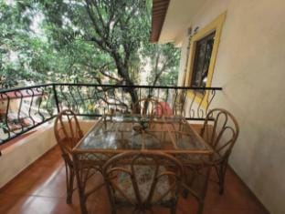 2-bhk house with swimming pool in Candolim Apartment in Candolim