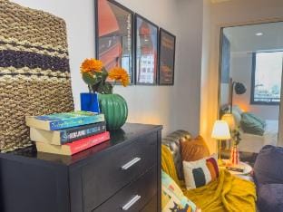 Unique & Quiet Escape | Fast WiFi + Best City View Apartment in Mandaluyong