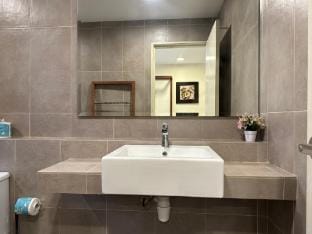 Timurbay Studio Seaview&Poolview Netflix,Wifi Apartment in Terengganu, Malaysia