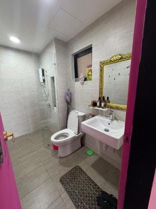 Black pink castle Apartment in Subang Jaya