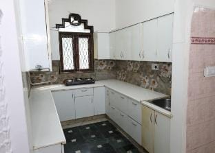 Corner_Spacious_homestay ( 3 double bed,  2 bath ) Apartment in New Delhi