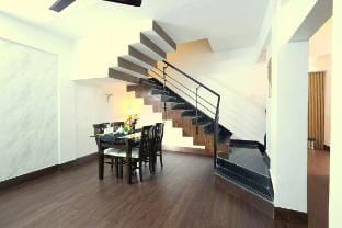 Bungalow Retreat for Friends & Family in Goregaon Vacation rental in Mumbai