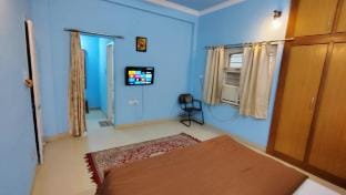 AC Room attach bath in BhumiHomestay Chunabhatti Vacation rental in India