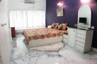 Upscale Apartment in Posh Alipore Area Vacation rental in Kolkata