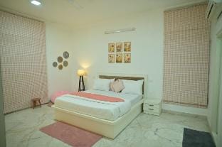 604 whiteHouse by Blissful stays (single room ) Vacation rental in Jaipur