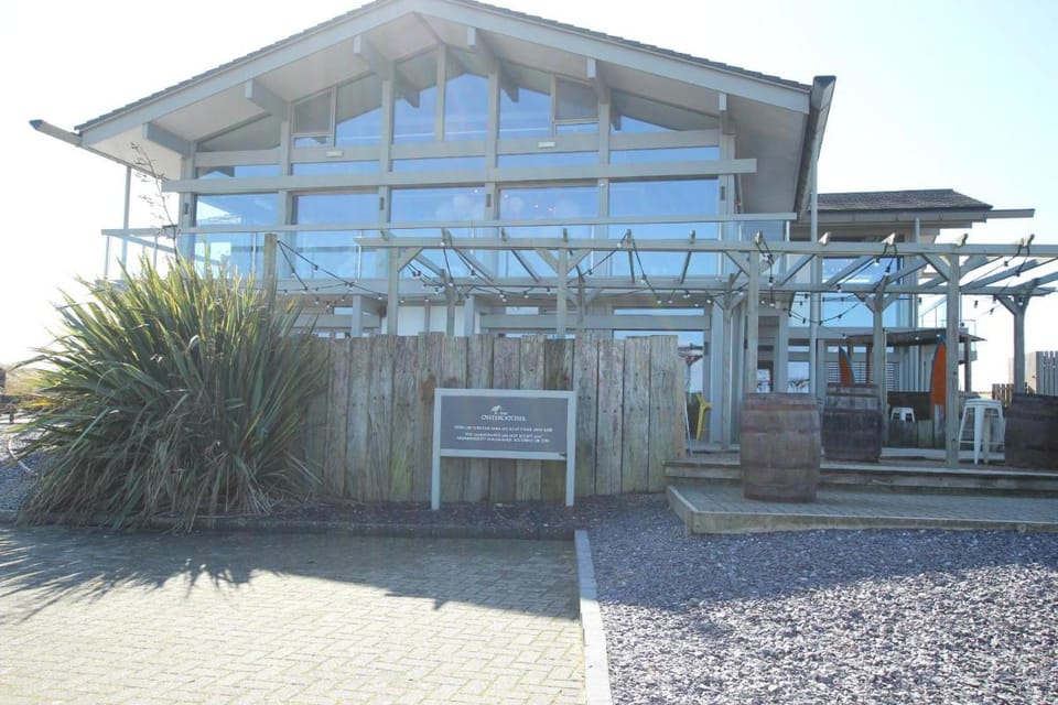 Avondale - The Swell by Guestz Vacation rental in Rhosneigr