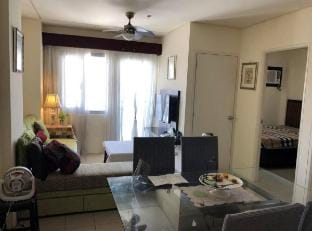 1 Bedroom with Balcony in Makati Vacation rental in Pasay