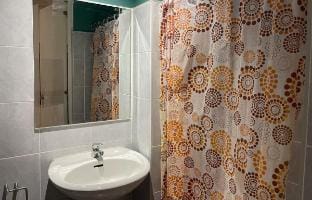 Family/Barkada Twin 6-12 Px  MOA Sea Res 016171618 Vacation rental in Pasay