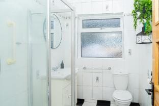 Luxury 5BD, Gym, Parking, Bus to Airport, Sleeps10 Vacation rental in Edinburgh