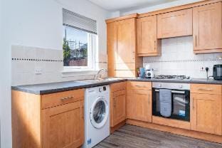 Elegant 3BR Home | City Centre | Free Parking Vacation rental in Edinburgh