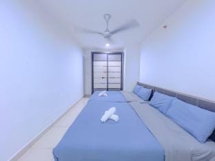 SeaView 2BR Retreat @Mansion1 Vacation rental in George Town
