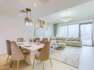 Scenic Burj Khalifa View,  Downtown Location Vacation rental in Dubai