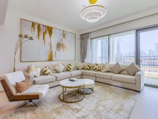 Scenic Burj Khalifa View,  Downtown Location Vacation rental in Dubai
