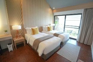 B89 Seaview Getaway in Hillside Serenity Vacation rental in Chon Buri Changwat