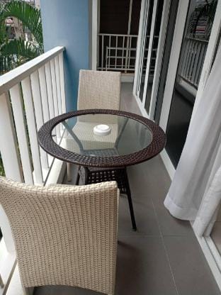 Spacious 1BR•Kitchen•Pool•Gym•Near Beach•Bars•Eats Vacation rental in Pattaya City