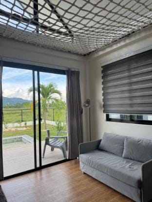 Cabin 8:18 @ Tuy Batangas near Nasugbu & Tagaytay Vacation rental in Calabarzon