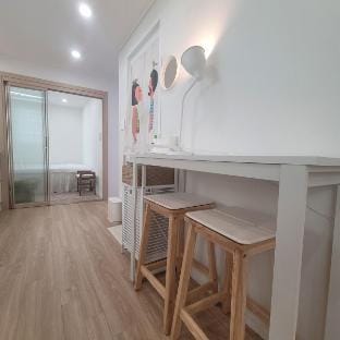 Tree House 2F. Gangneung Station 1km/Projector/ Vacation rental in South Korea