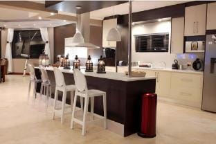 4 Bedroom Luxury Home Vacation rental in Cape Town