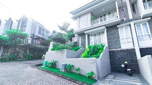 Villa Sunrise with Private Pool Vacation rental in East Java