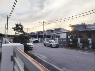 Ayiem Family's Homestay bandar sri iskandar Vacation rental in Perak Tengah District
