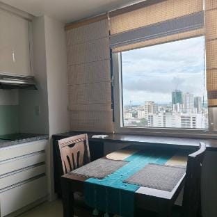 Calyx Condo w/ Infinity Pool + Netflix 20N Vacation rental in Lapu-Lapu City
