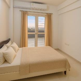 Cozy Condo Amanora Vacation rental in Pune