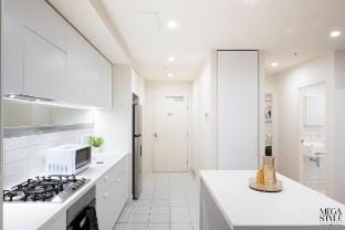 Vision53: Parking, Gym, Pool, Balcony & City Views Vacation rental in Melbourne