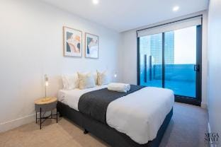Vision53: Parking, Gym, Pool, Balcony & City Views Vacation rental in Melbourne