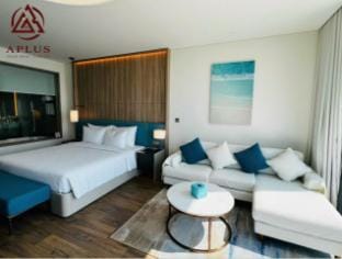 A La Carte Hạ Long Bay - Sea View Apartment By Mia Vacation rental in Laos